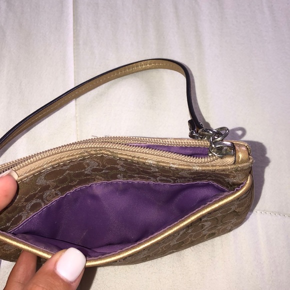 Coach Wristlet - Picture 4 of 4